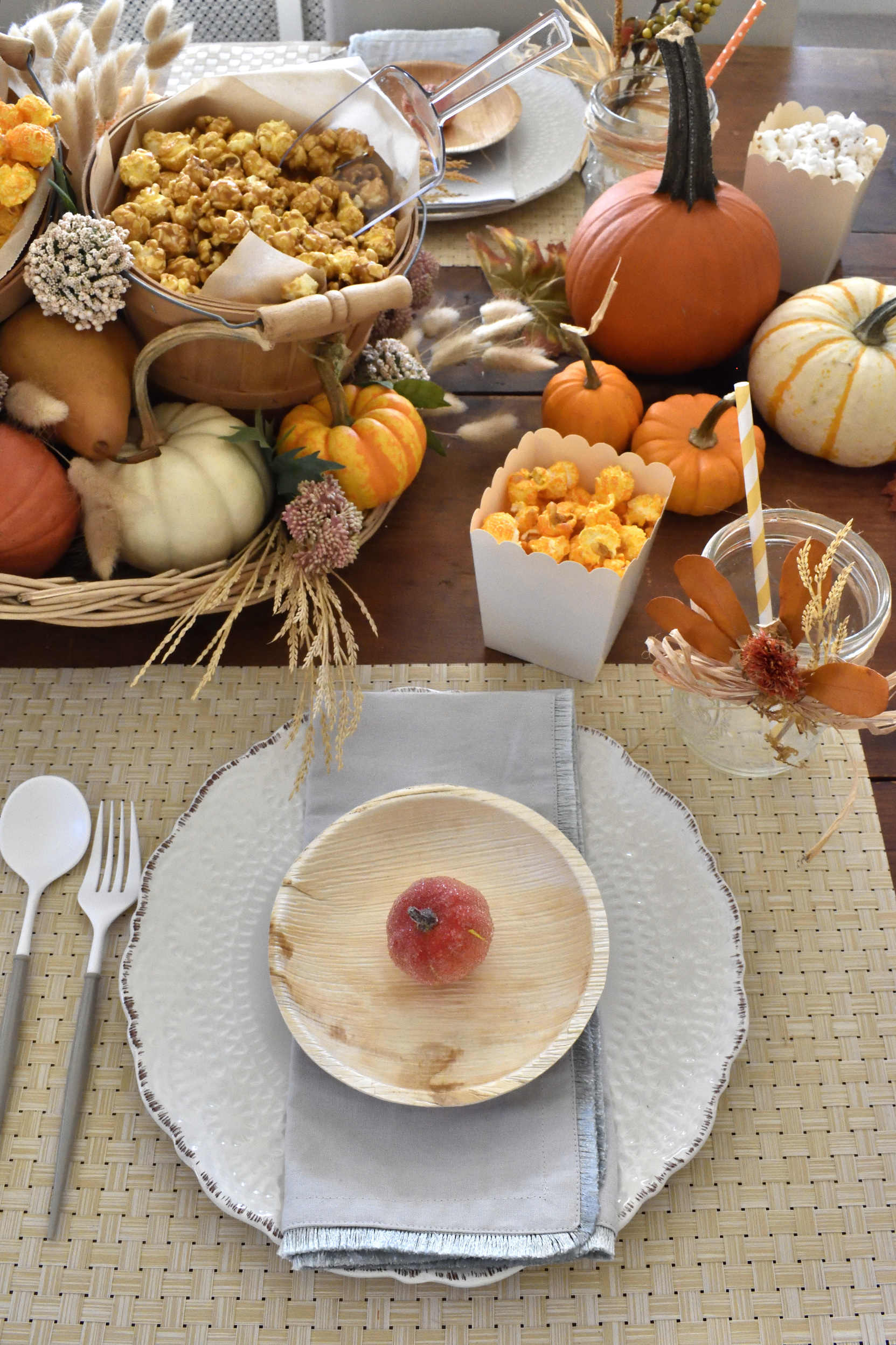 Thanksgiving table