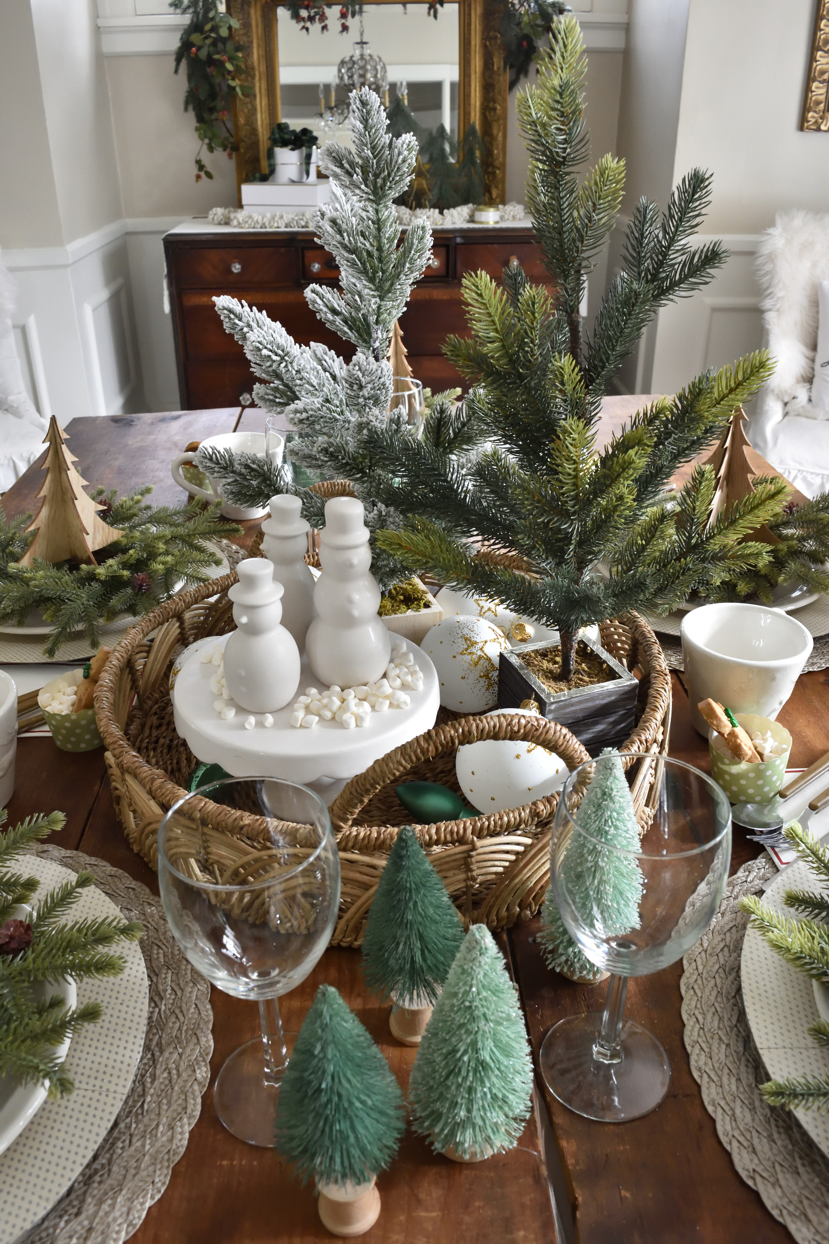 a neutral Christmas table