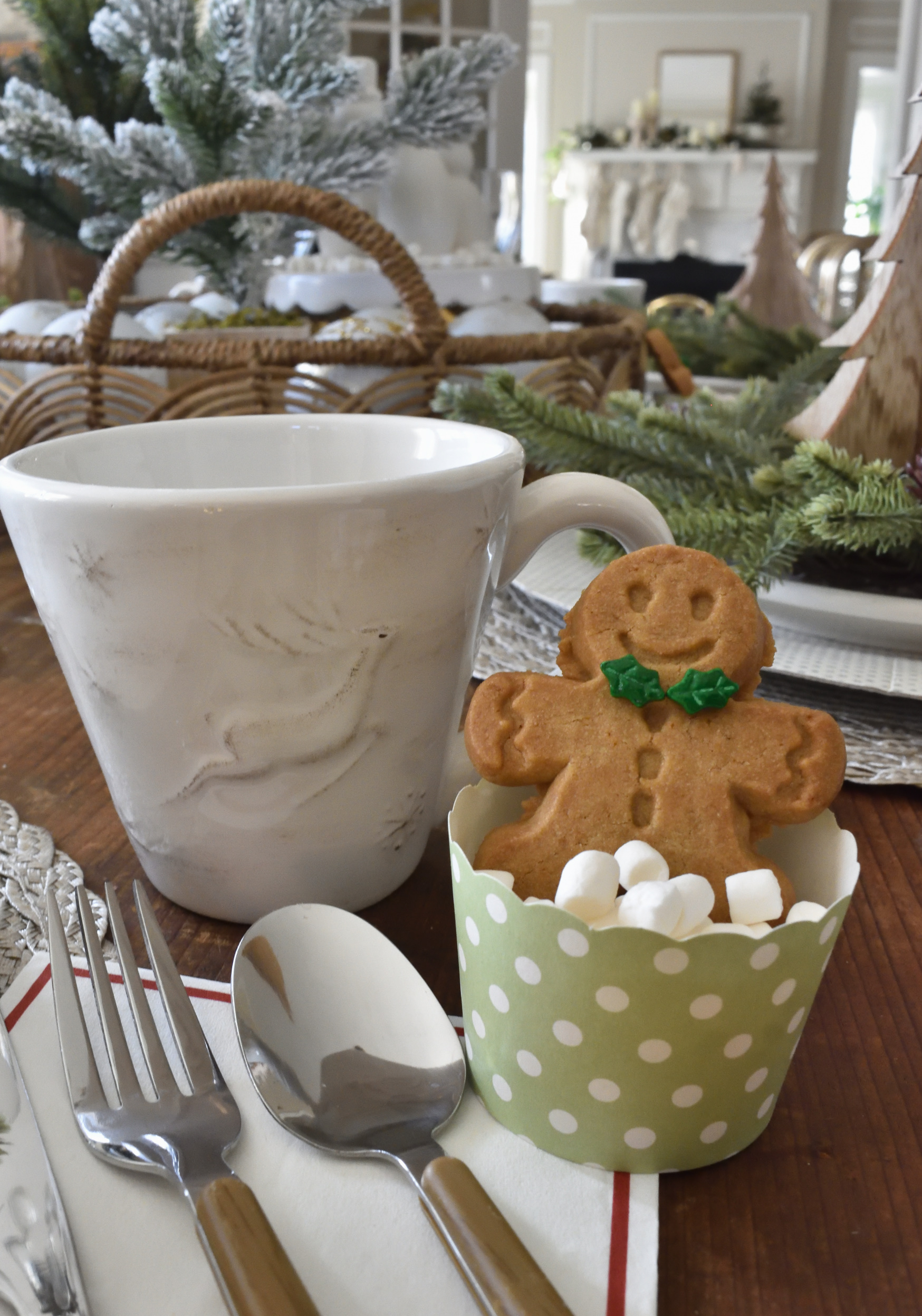 Christmas table details