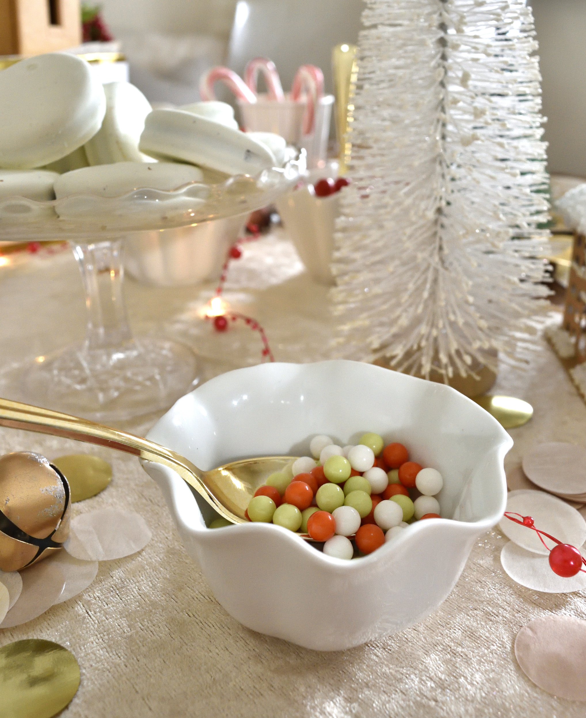 gingerbread decorating