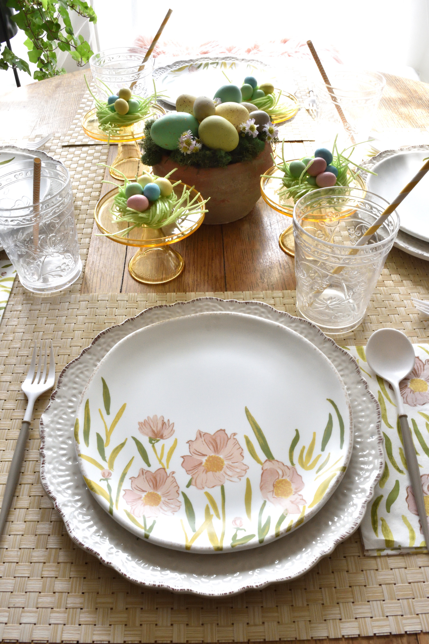 setting a spring table