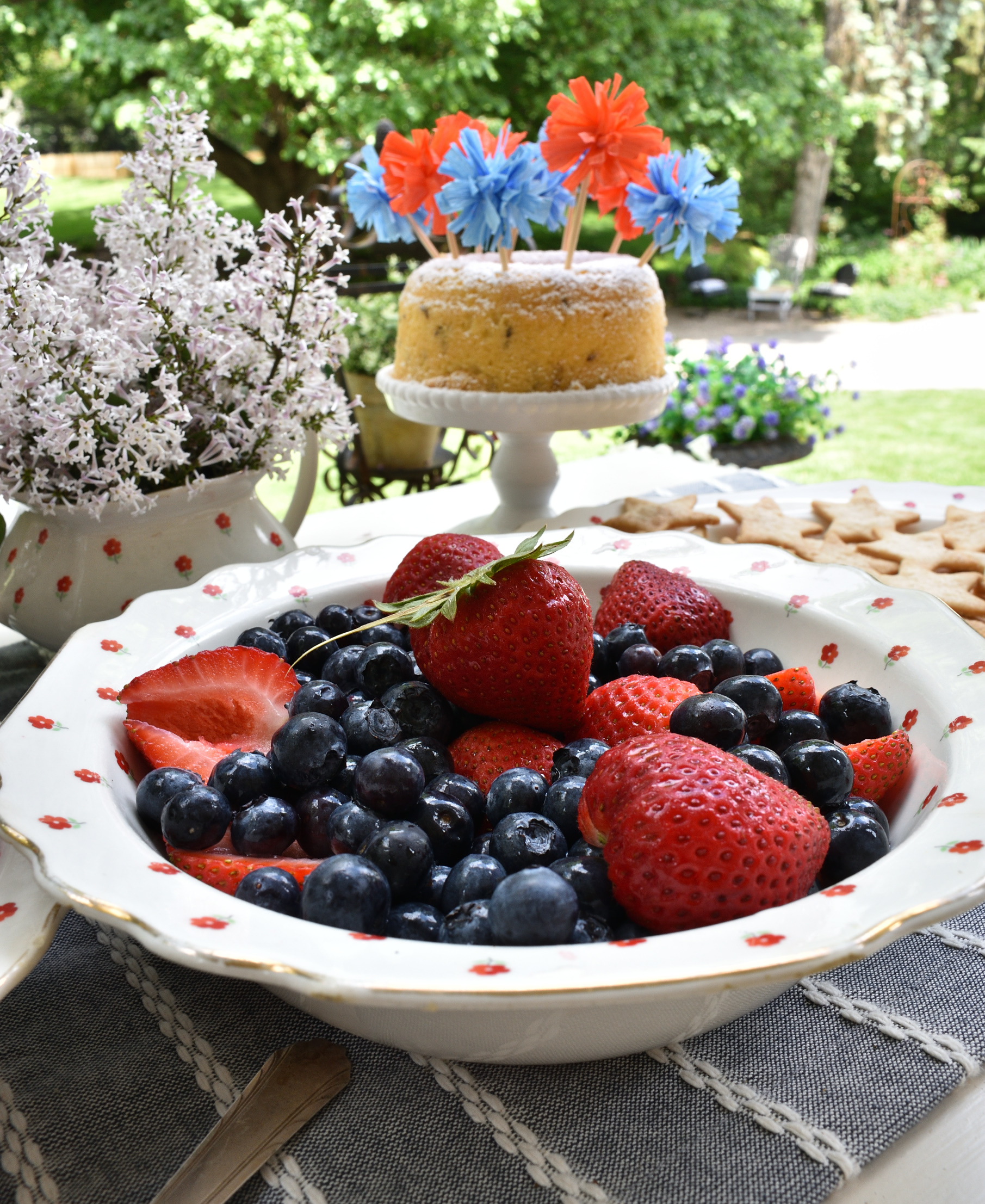 a red white and blue berry bar inspiration