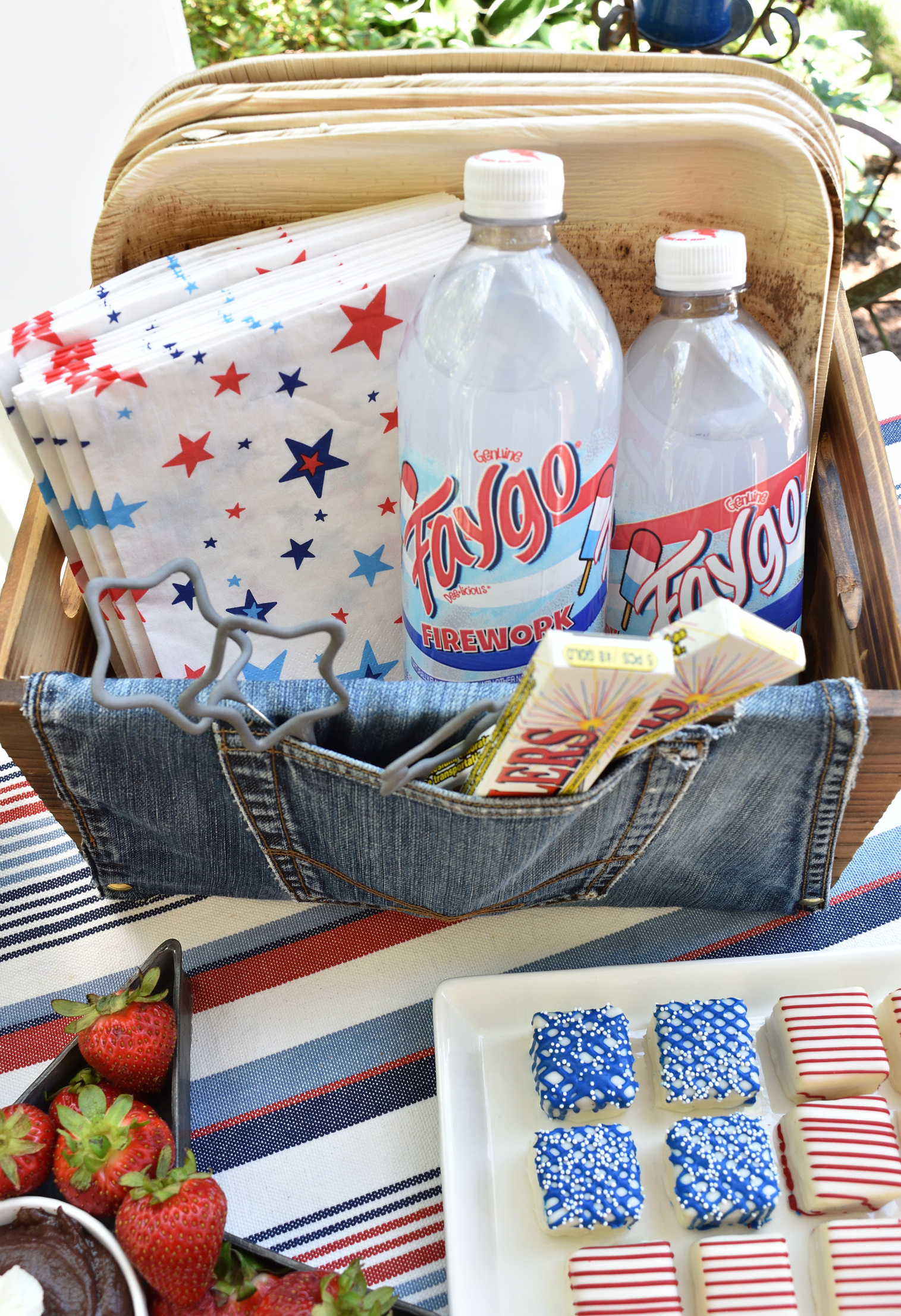 Patriotic picnic snacks