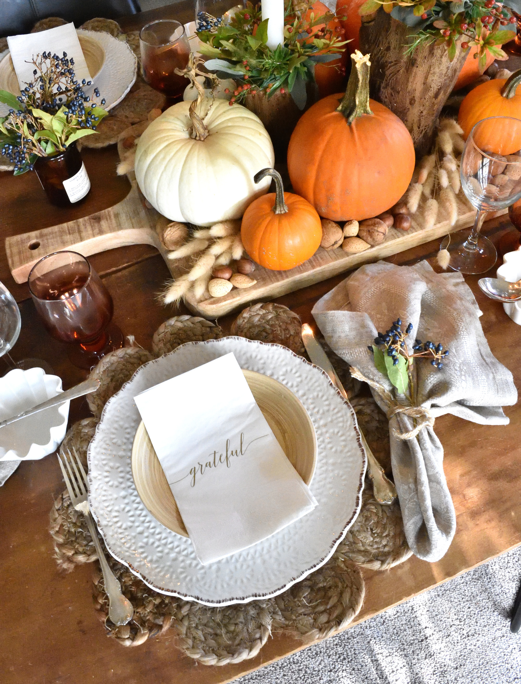 natural thanksgiving table