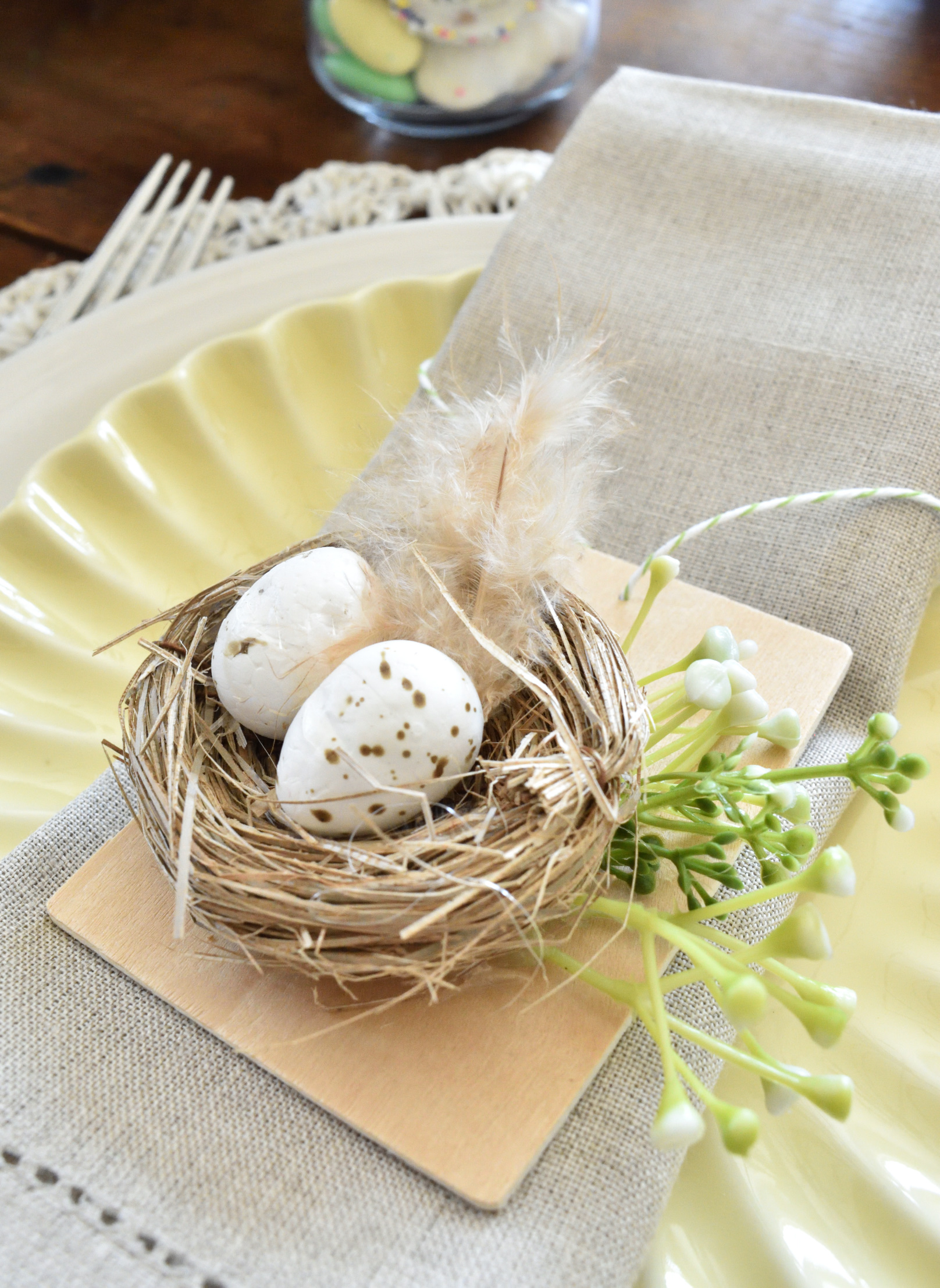 simple Easter details