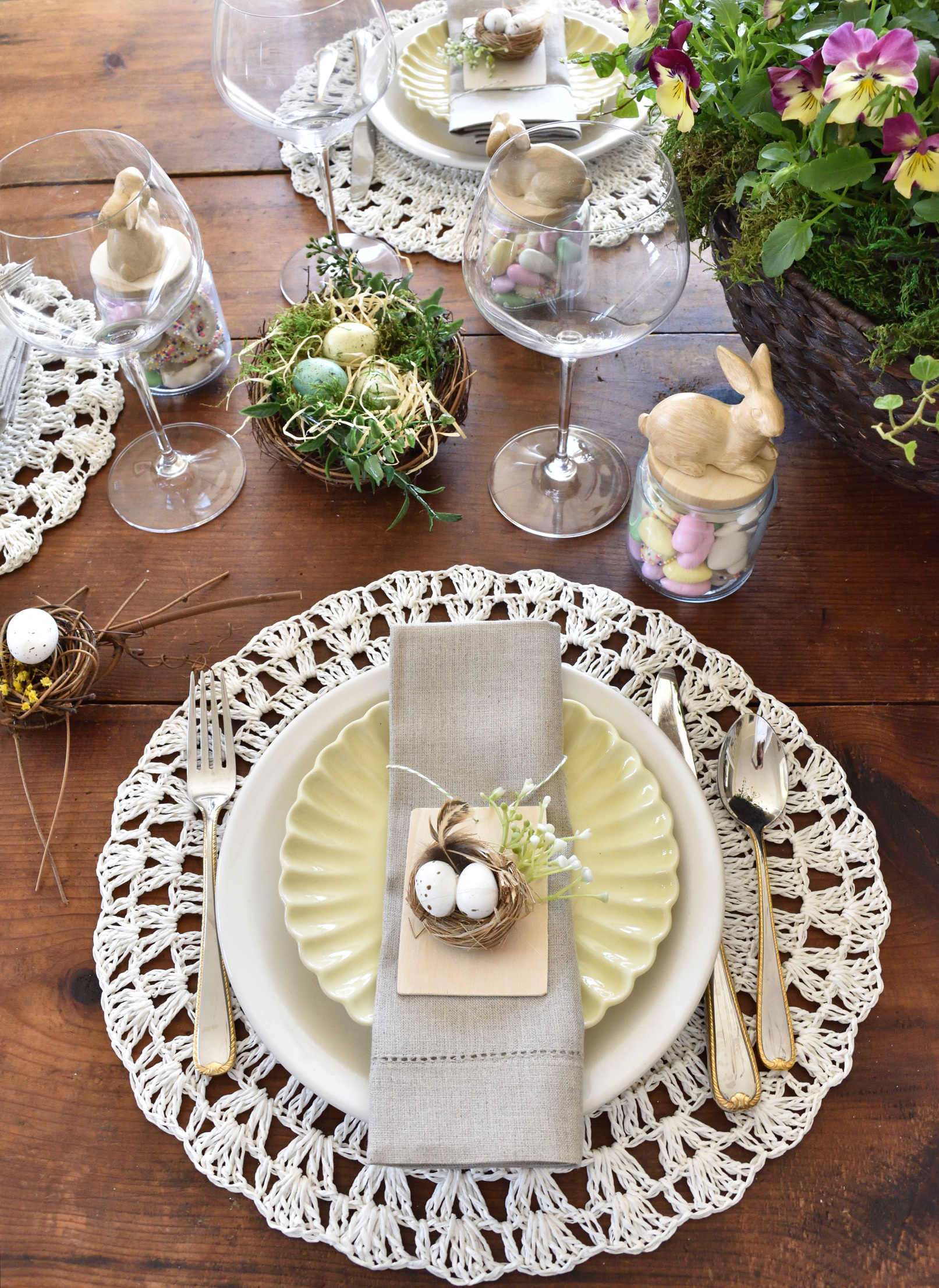 simple Easter table