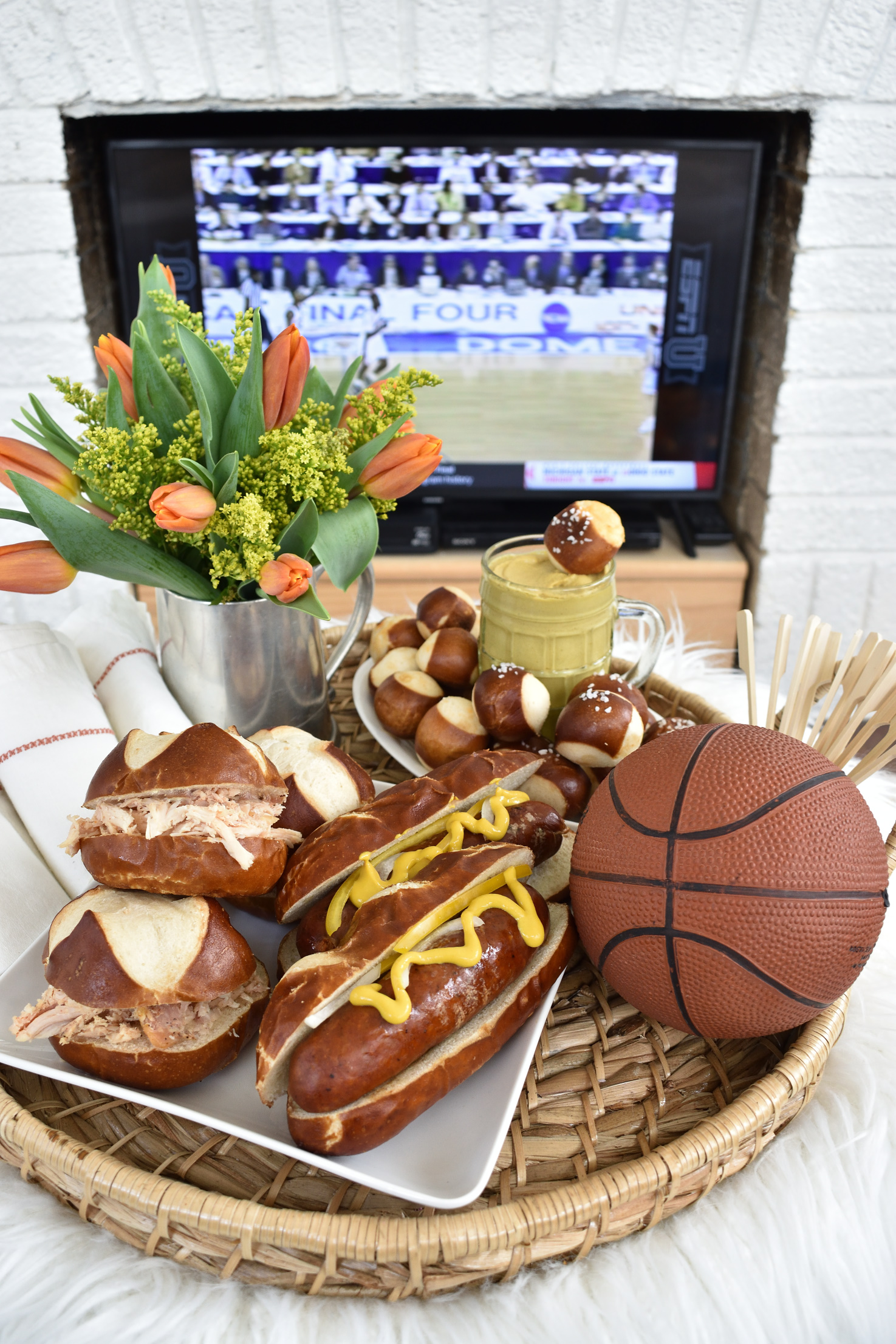 March madness snack tray