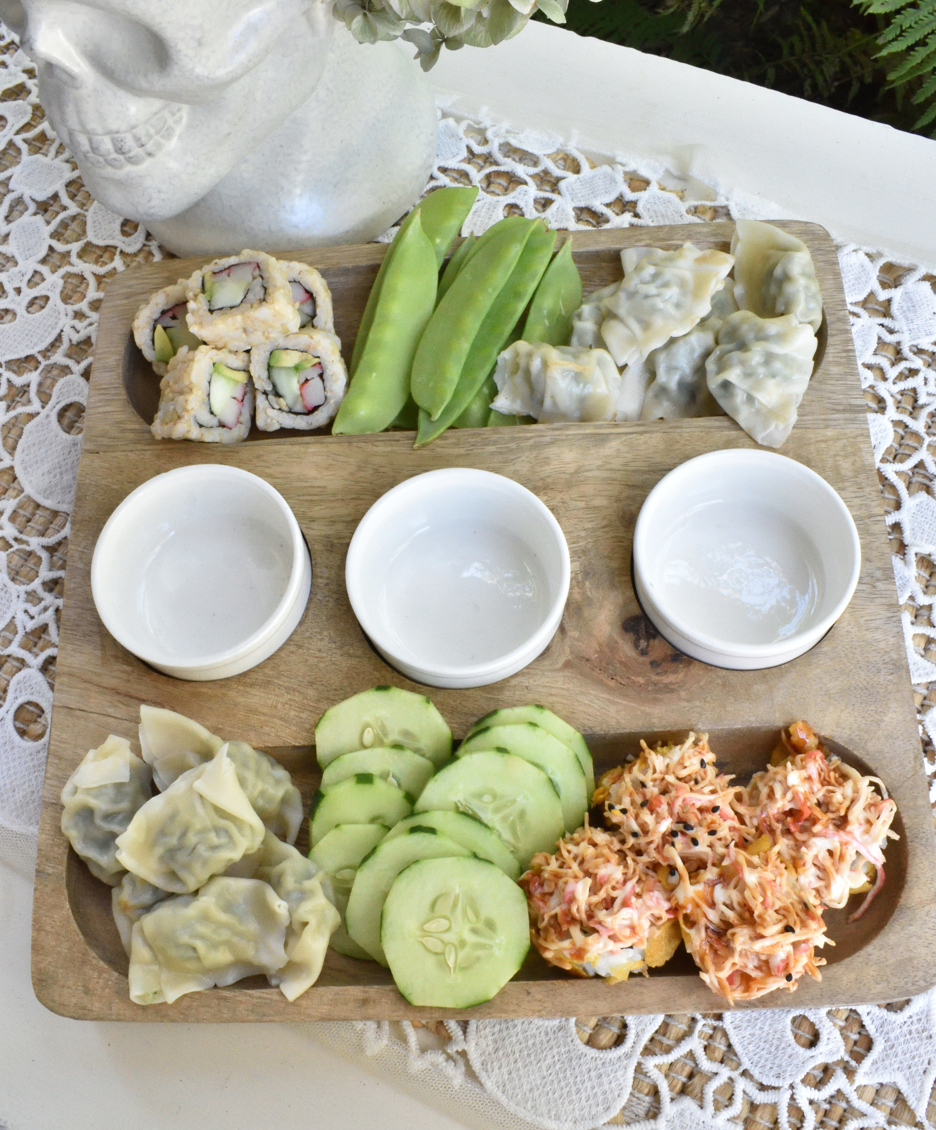 spooky sushi platter DIY