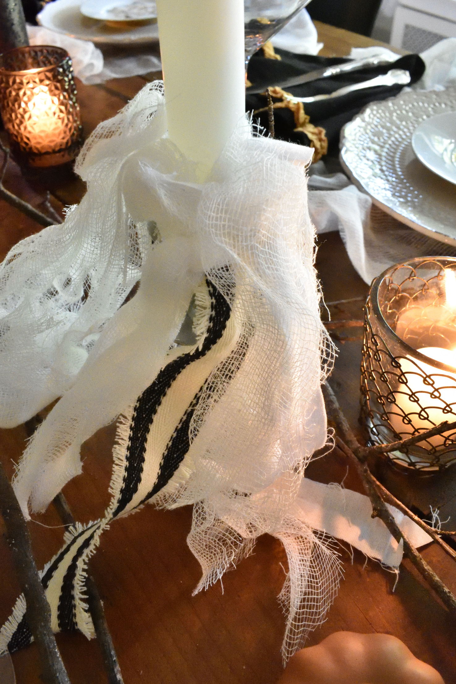 halloween table details