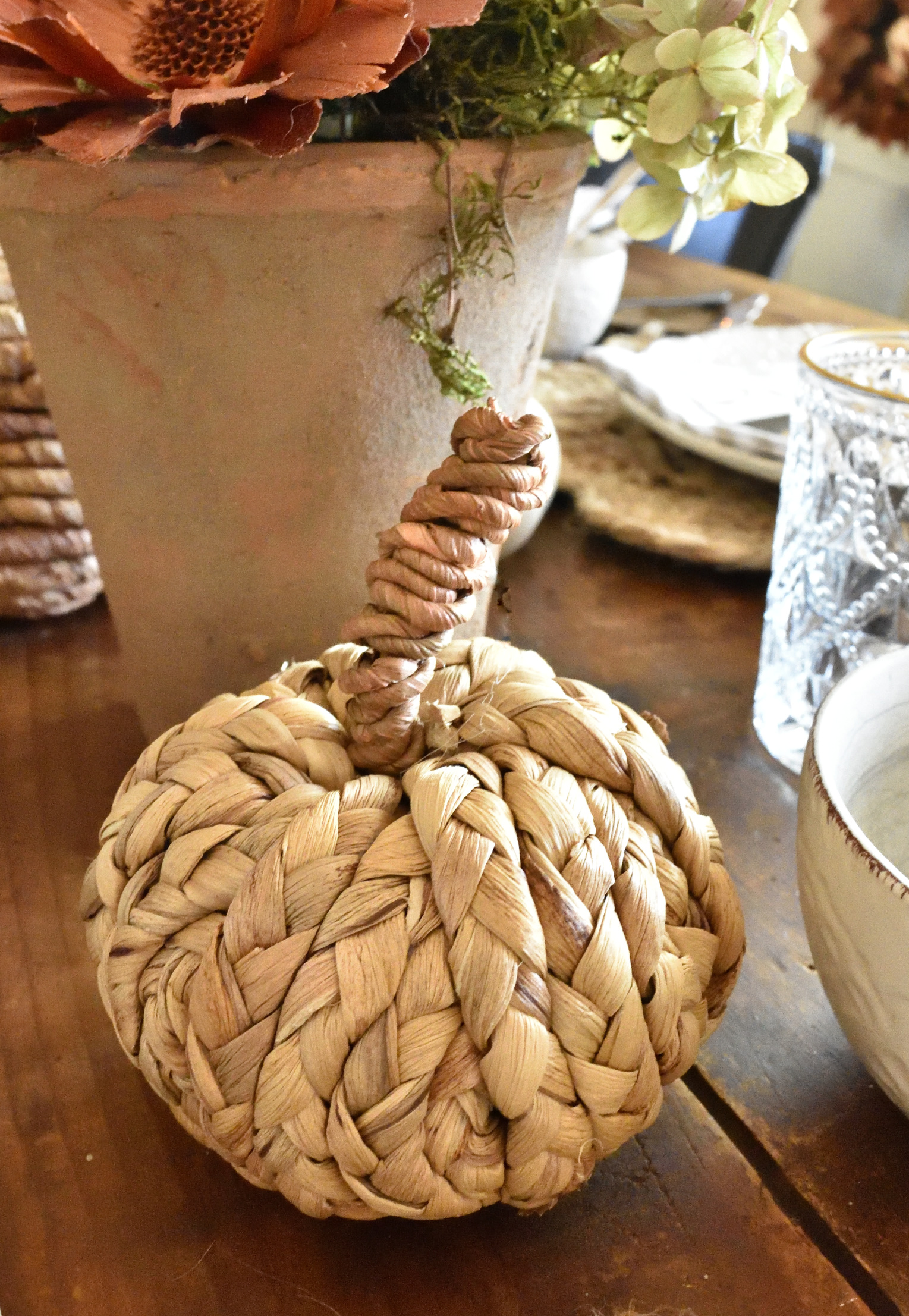 Thanksgiving table decor