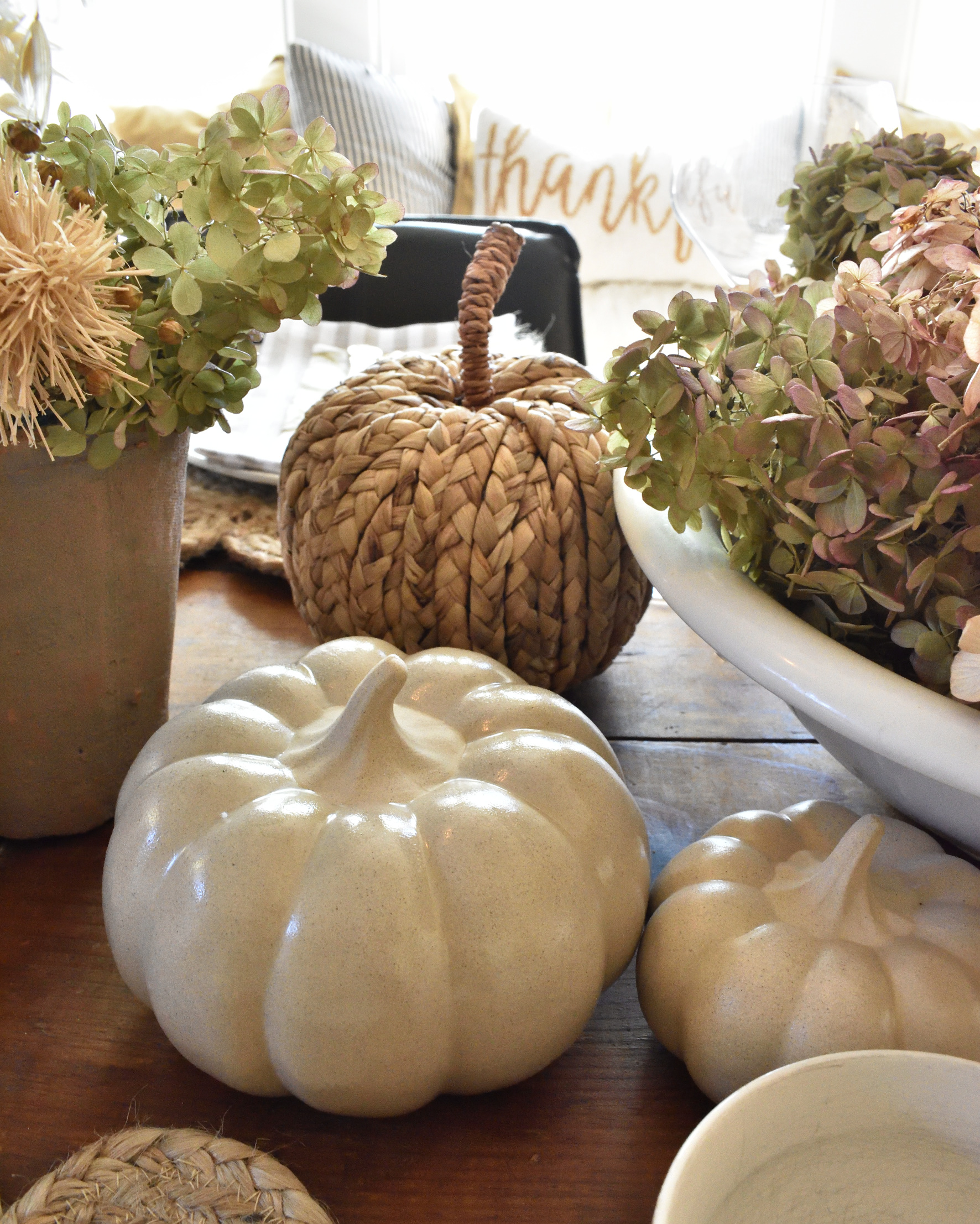 Thanksgiving table decor