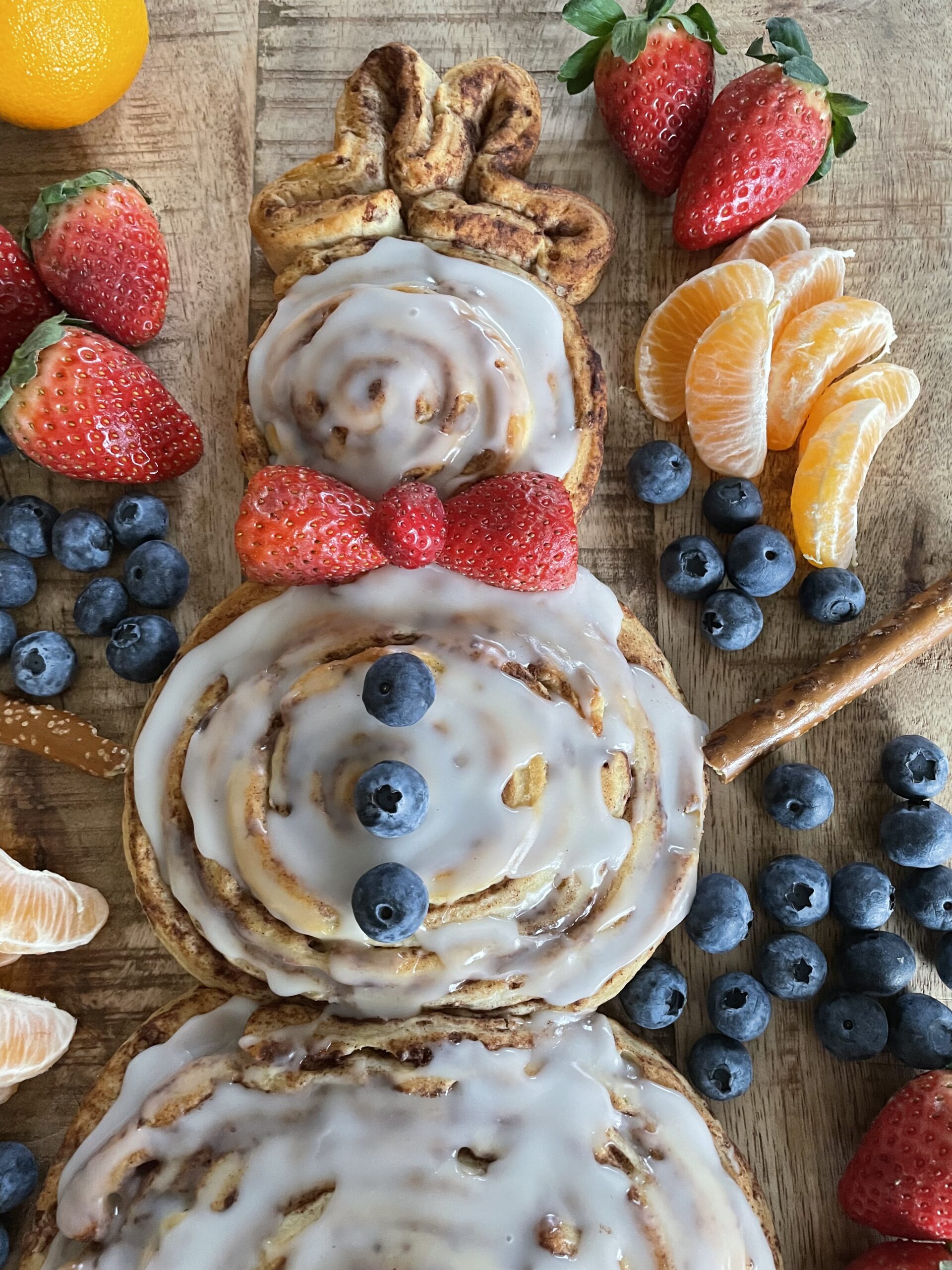 snowman cinnamon rolls diy