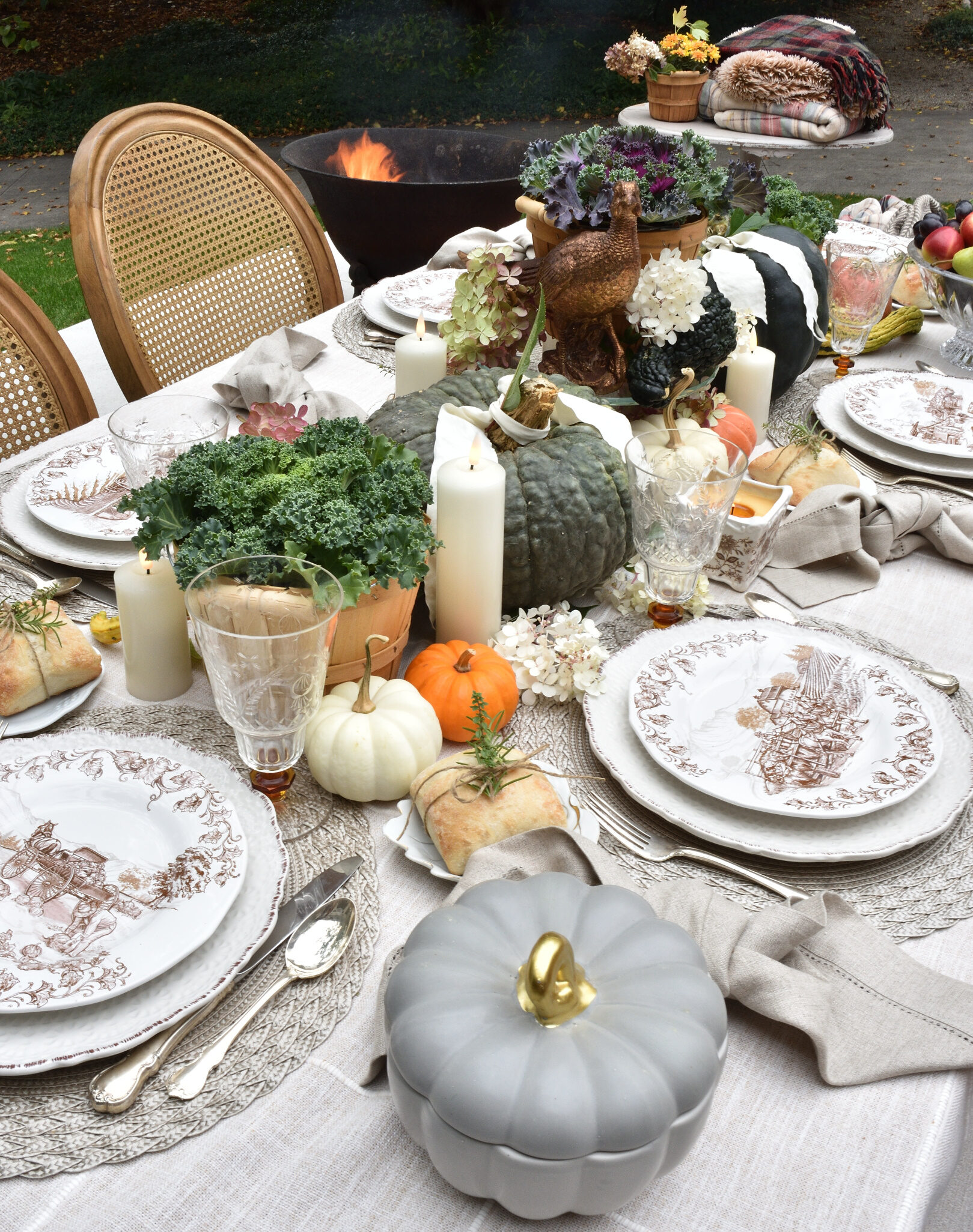 Thanksgiving table decor