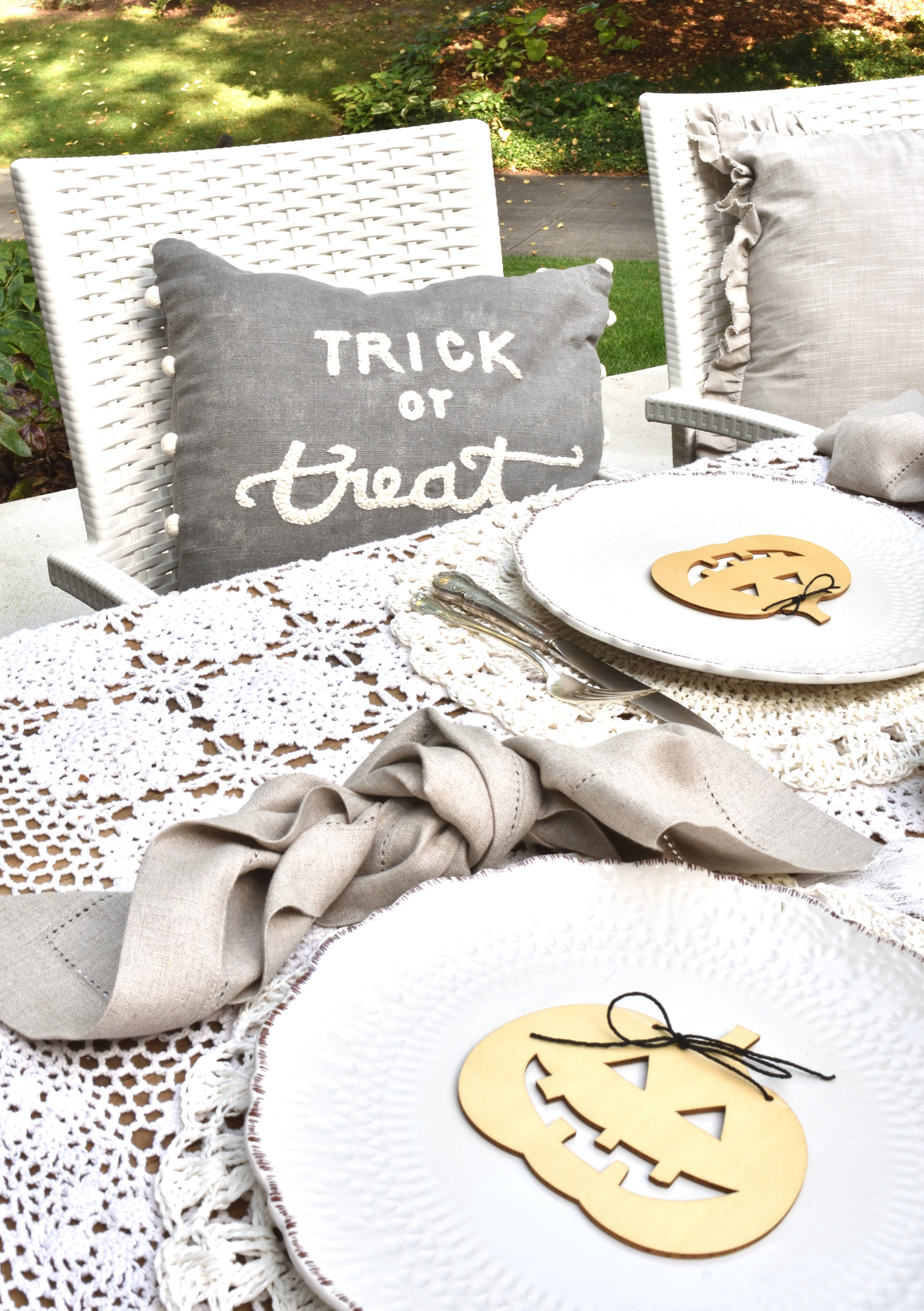 not so spooky Halloween table ideas