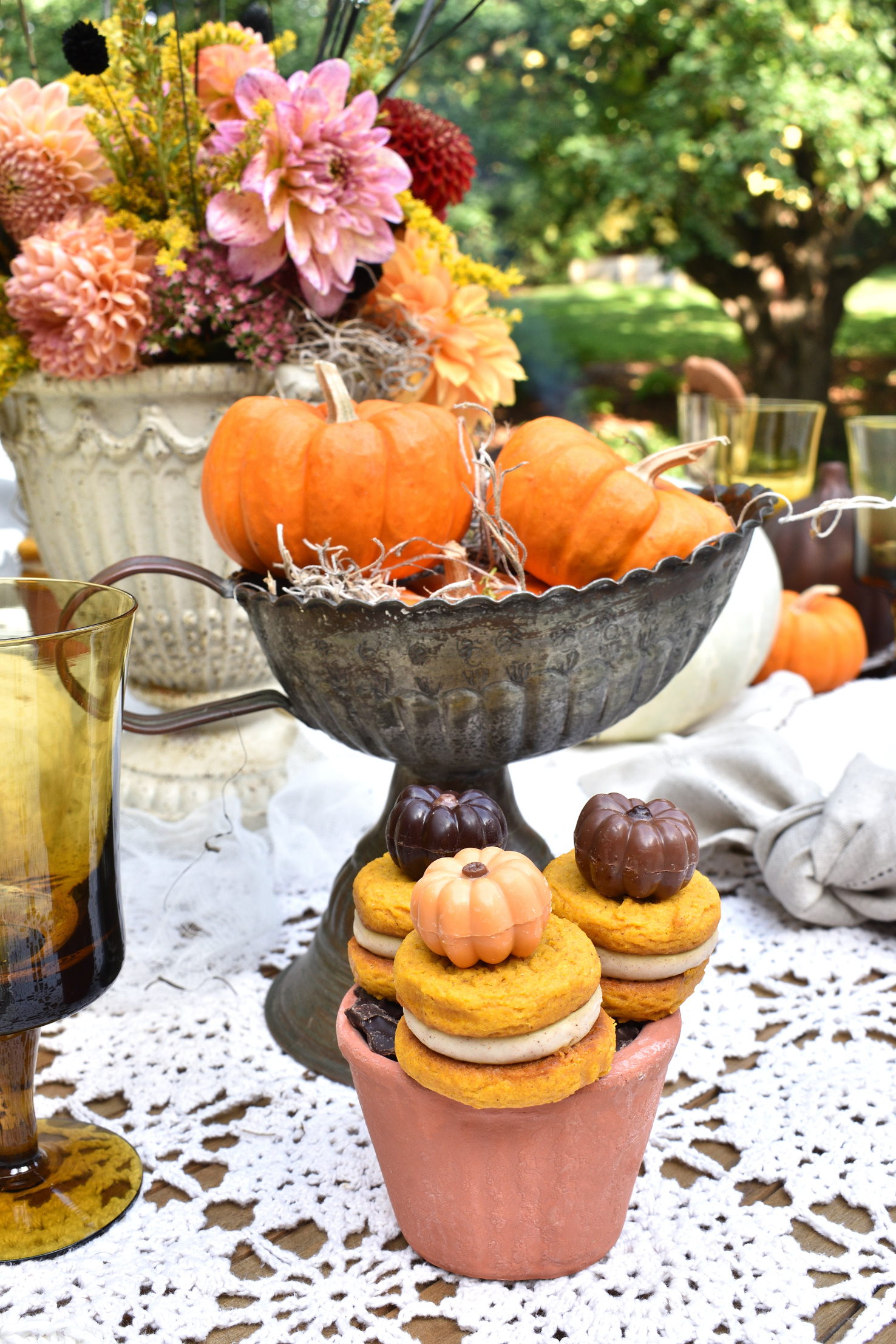 not so spooky Halloween table details