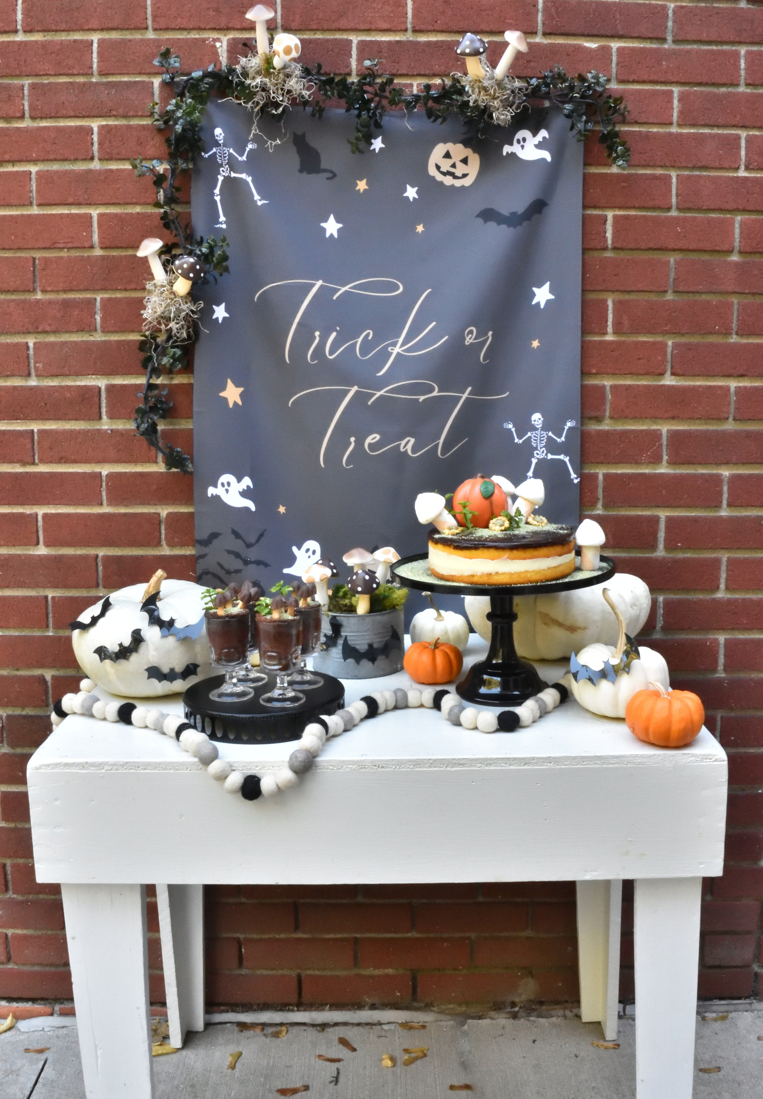 halloween dessert table