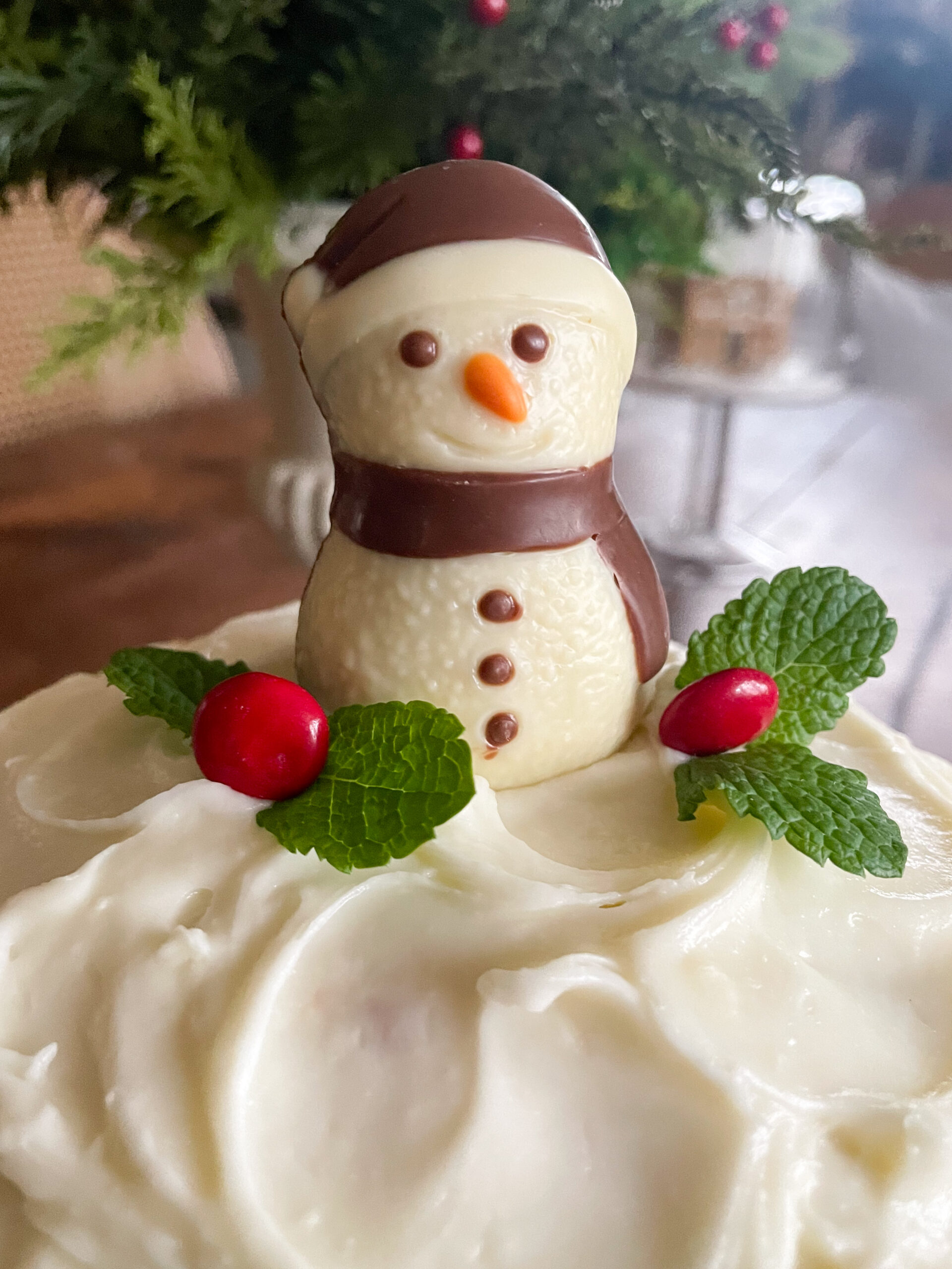 a cocoa bomb cake topper for christmas