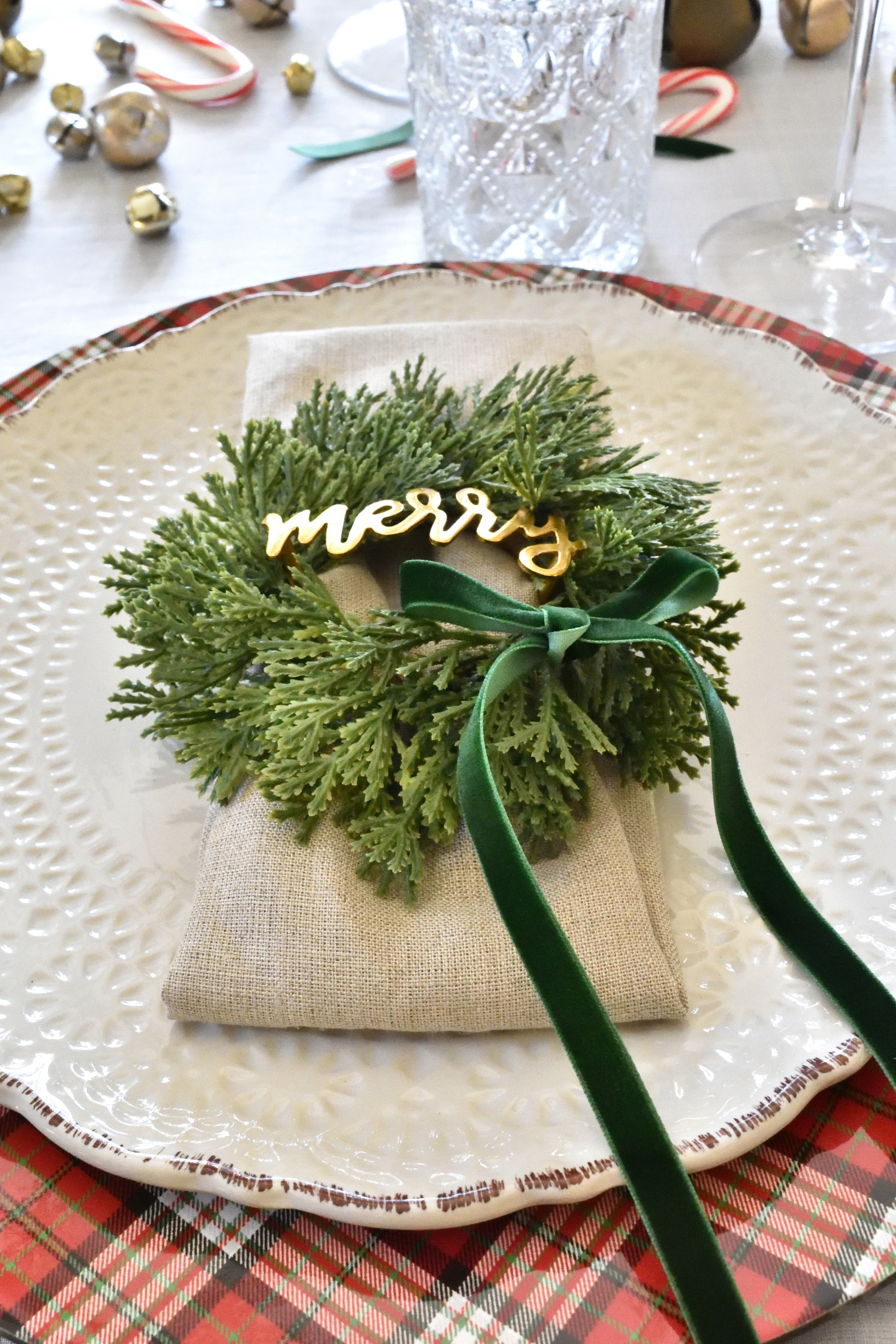 holiday place setting