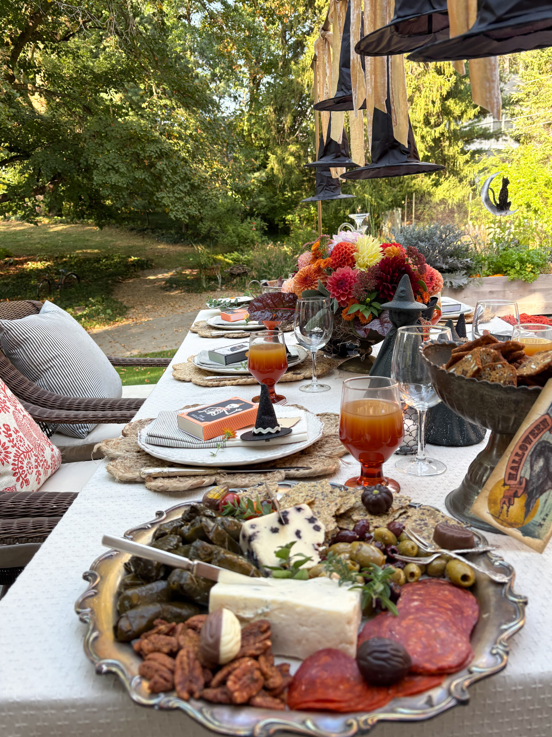 witch theme table ideas