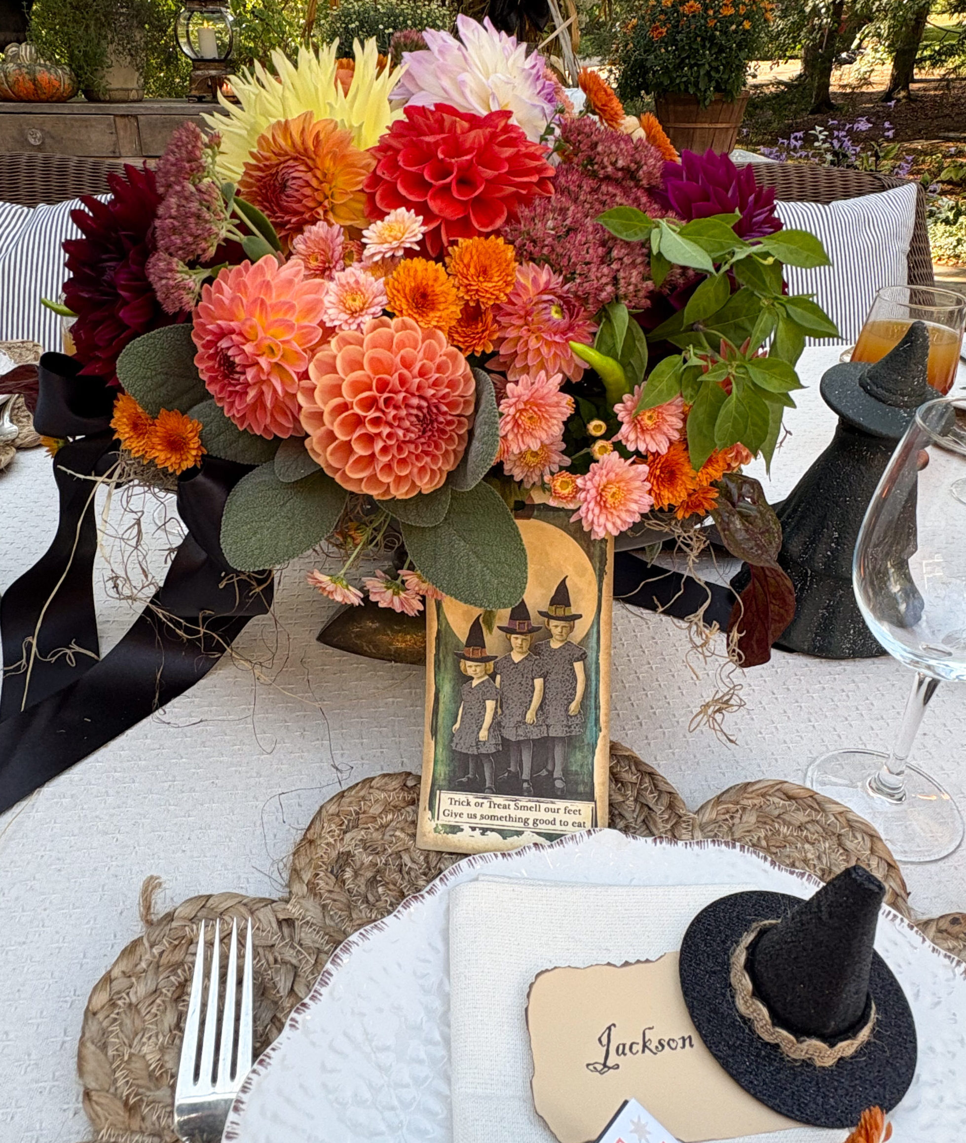witch theme halloween table